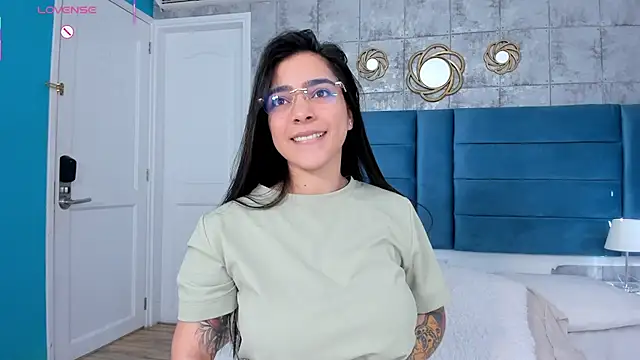 KamilaBetancourt online show from May 9, 1:27 pm