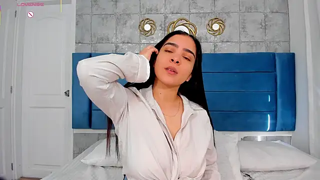 KamilaBetancourt online show from May 15, 1:29 pm