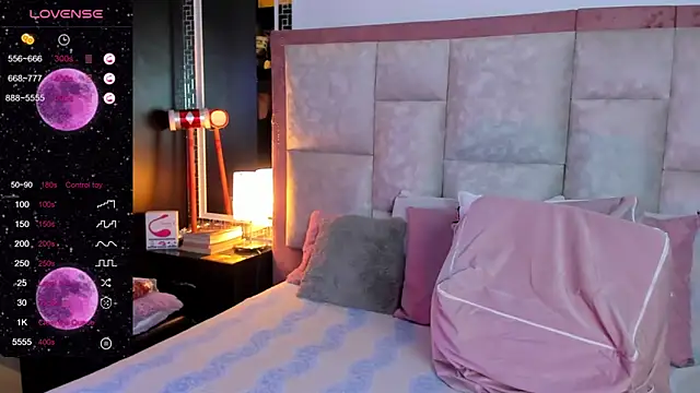 Snapshot of Marthina chatting on October 23, 10:30 pm Marthina online show from October 23, 10:30 pm