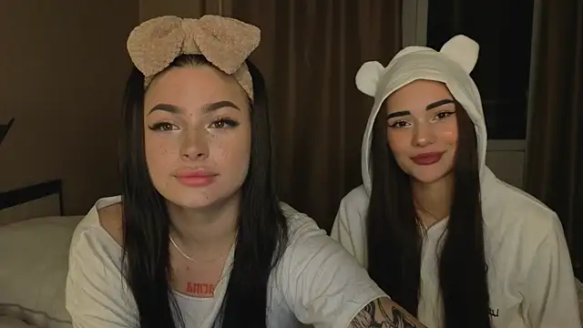 Snapshot of honey_____bunny chatting on September 21, 3:35 pm honey     bunny online show from September 21, 3:35 pm