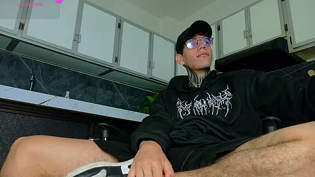 Snapshot of david_huge chatting on March 17, 7:55 am david huge online show from March 17, 7:55 am