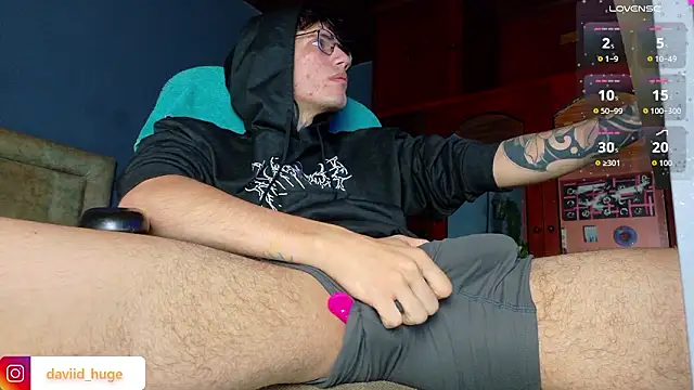 Snapshot of david_huge chatting on March 19, 9:13 am david huge online show from March 19, 9:13 am