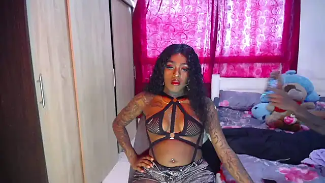 Snapshot of pink_7777 chatting on December 18, 7:42 pm pink 7777 online show from December 18, 7:42 pm