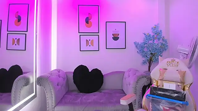 Snapshot of Alicia_leclair chatting on October 5, 3:38 am Alicia leclair online show from October 5, 3:38 am