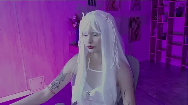 Snapshot of AvaDaviis chatting on October 12, 7:51 am AvaDaviis online show from October 12, 7:51 am