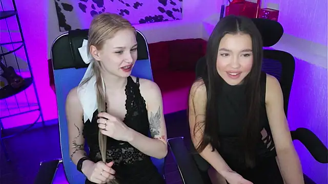 Snapshot of AvaDaviis chatting on January 18, 10:41 am AvaDaviis online show from January 18, 10:41 am