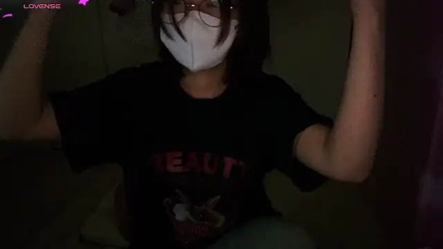 Snapshot of chii_chan_o0 chatting on April 1, 2:14 pm chii chan o0 online show from April 1, 2:14 pm