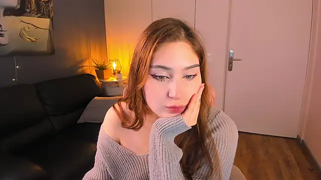 Lili Luuu online show from March 31, 9:10 am