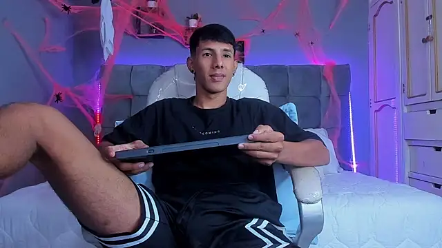 Juan zabala online show from October 18, 12:39 pm