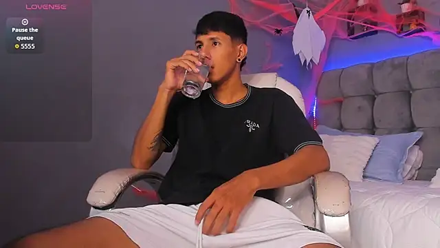 Juan zabala online show from October 24, 11:17 am