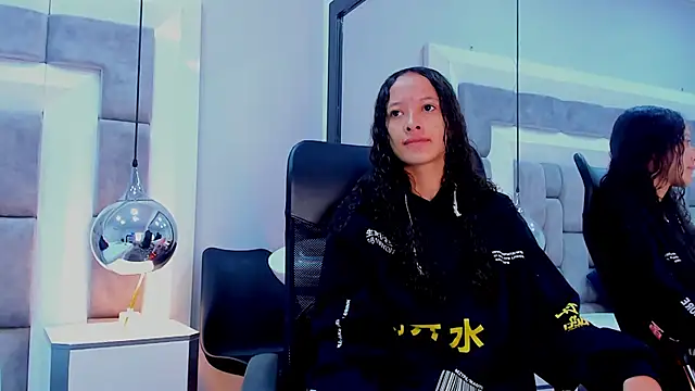 Snapshot of JuliettaBleer chatting on September 28, 12:21 pm JuliettaBleer online show from September 28, 12:21 pm