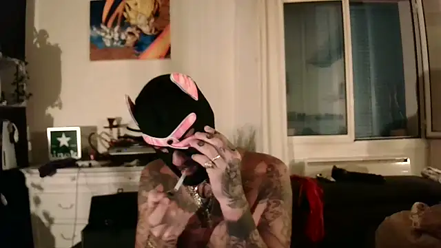 Snapshot of soumisdeblake83 chatting on September 9, 11:37 pm soumisdeblake83 online show from September 9, 11:37 pm