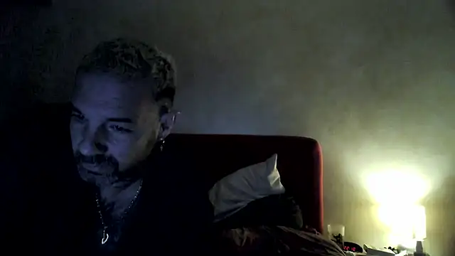 Snapshot of soumisdeblake83 chatting on February 4, 9:09 pm soumisdeblake83 online show from February 4, 9:09 pm