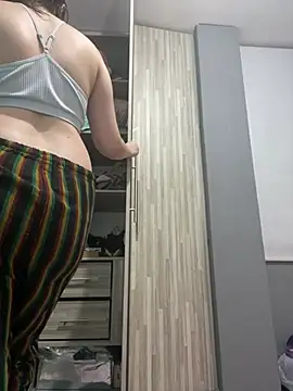 Snapshot of Megan_colsom chatting on February 8, 3:32 am Megan colsom online show from February 8, 3:32 am