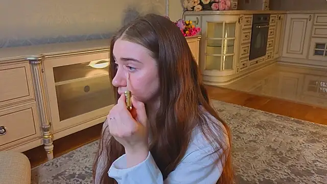 EadlinGillim online show from October 14, 3:07 am