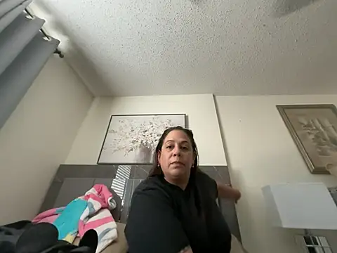 PrettyKittyMia online show from April 19, 8:11 pm