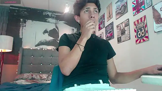 Ethann1  online show from October 23, 4:45 am