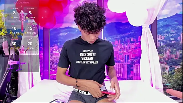 Snapshot of MilthonDelis chatting on September 30, 3:00 am MilthonDelis online show from September 30, 3:00 am