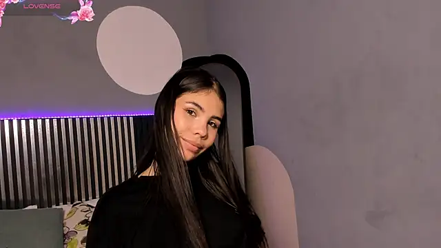 Emilybeltons online show from September 30, 7:30 pm