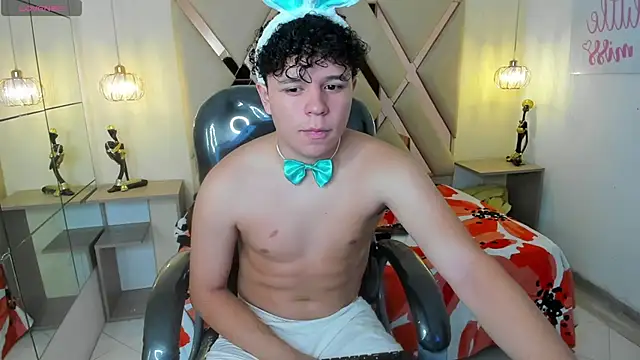 BenjaminBottonn online show from September 19, 7:47 pm