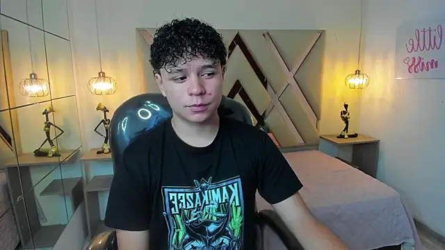 BenjaminBottonn online show from October 2, 7:21 pm