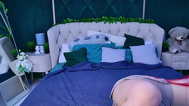 Wilda Foster online show from September 26, 5:55 am