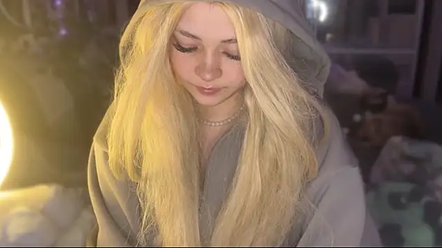 nikoli naw online show from February 23, 8:50 pm