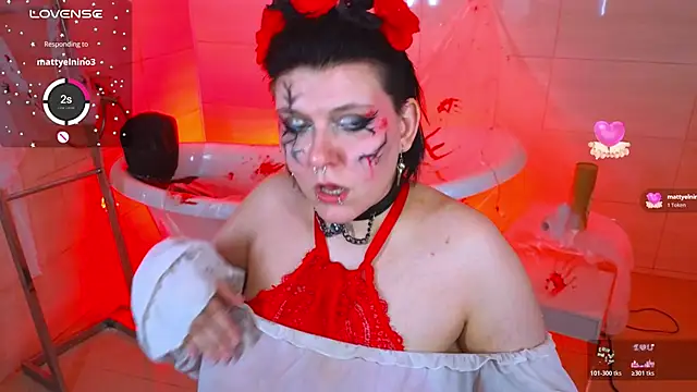 Snapshot of bluelunaray chatting on October 18, 3:57 pm bluelunaray online show from October 18, 3:57 pm