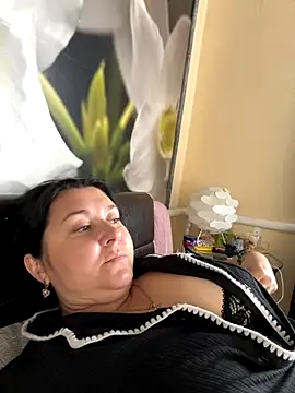 Snapshot of Liza_Will chatting on October 2, 12:01 pm Liza Will online show from October 2, 12:01 pm