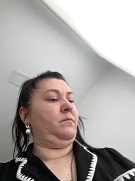 Snapshot of Liza_Will chatting on April 3, 9:51 am Liza Will online show from April 3, 9:51 am