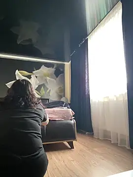 Snapshot of Liza_Will chatting on April 4, 9:40 am Liza Will online show from April 4, 9:40 am