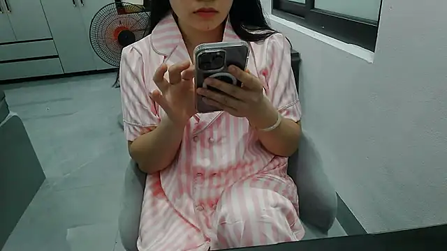 Emachiii online show from May 7, 1:05 pm