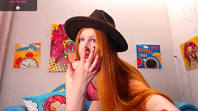 Snapshot of LuxXAngel chatting on October 25, 11:10 pm LuxXAngel online show from October 25, 11:10 pm