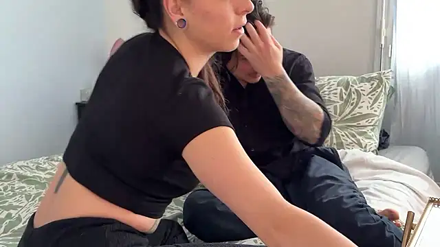 Snapshot of Airelle chatting on February 14, 10:23 am Airelle online show from February 14, 10:23 am