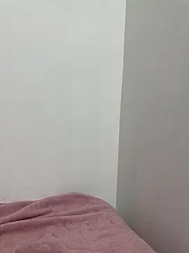 Snapshot of YourSlutBoySl chatting on December 1, 5:18 pm YourSlutBoySl online show from December 1, 5:18 pm