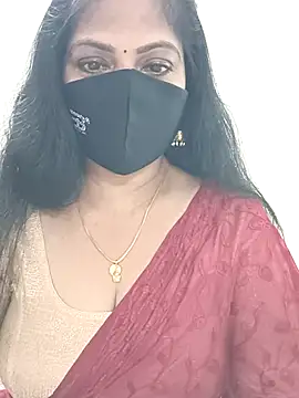 Snapshot of shivani27 chatting on July 4, 4:24 pm shivani27 online show from July 4, 4:24 pm