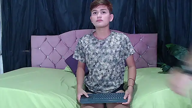 daring sexy boys online show from November 2, 7:05 pm