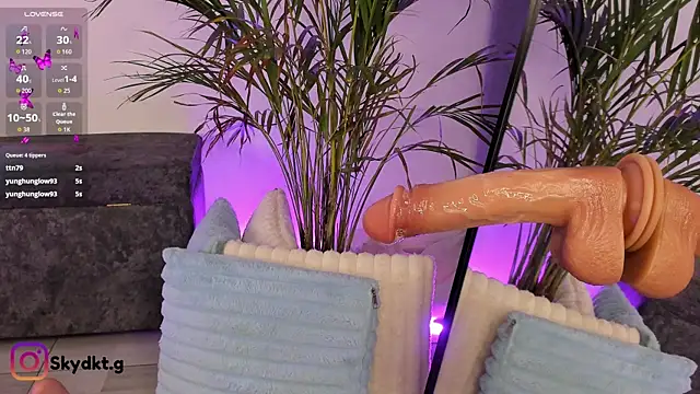 Sky Dark7 online show from September 20, 1:39 am