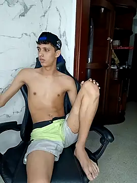 Snapshot of Allnei chatting on March 8, 10:02 pm Allnei online show from March 8, 10:02 pm