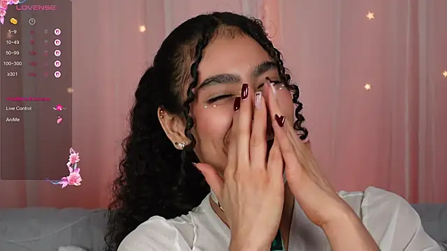 Snapshot of Victoria_Curly chatting on October 6, 2:20 am Victoria Curly online show from October 6, 2:20 am