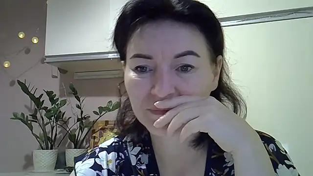 Krystal 82 online show from October 4, 4:43 am