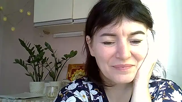 Krystal 82 online show from October 19, 8:59 am