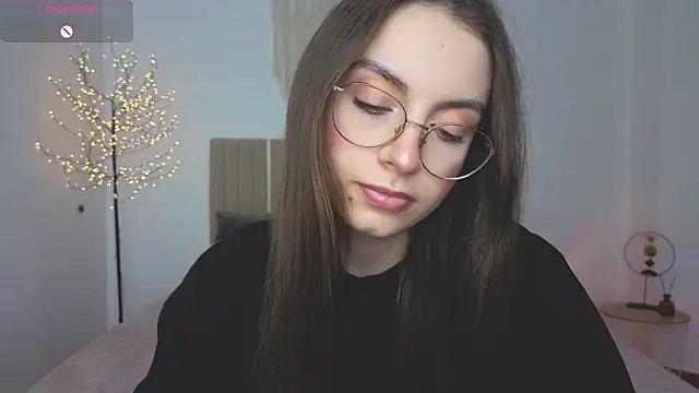 Real cutie1 online show from May 8, 12:54 pm
