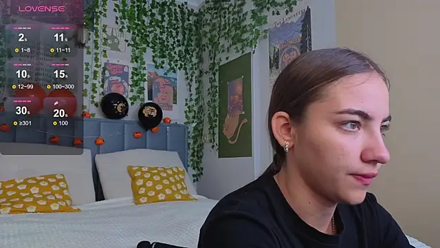 Ashley Pierce online show from November 4, 4:11 am