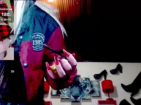 Snapshot of blondehot5v chatting on September 25, 11:25 am blondehot5v online show from September 25, 11:25 am