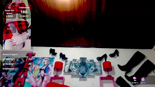 Snapshot of blondehot5v chatting on October 3, 12:24 pm blondehot5v online show from October 3, 12:24 pm