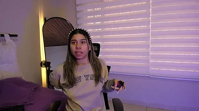 Rachell criss online show from October 6, 6:05 pm