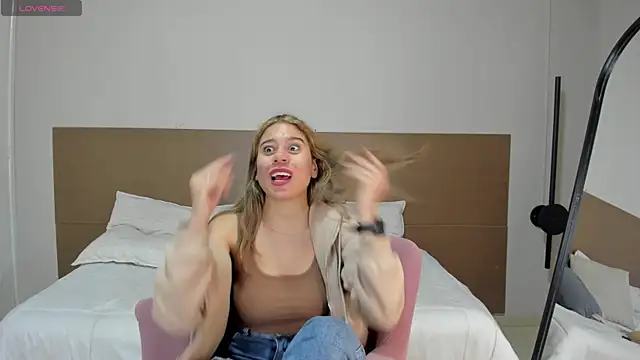 Rachell criss online show from May 14, 3:57 am