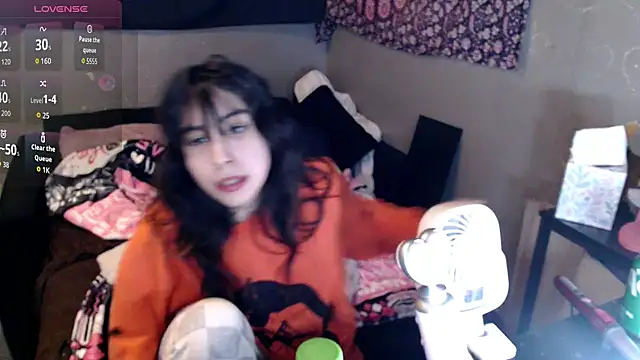 London Ray online show from February 7, 7:12 am