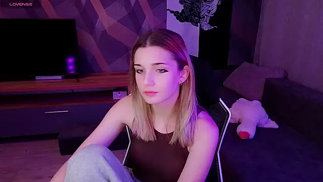 Snapshot of Sandy_Belle chatting on September 30, 6:46 pm Sandy Belle online show from September 30, 6:46 pm